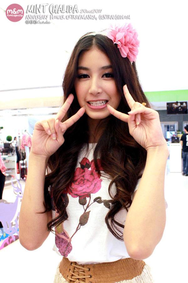 มิ้นต์-ชาลิดา งาน Central Aniversary Flower Extravaganza 2011
