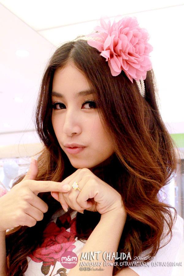 มิ้นต์-ชาลิดา งาน Central Aniversary Flower Extravaganza 2011