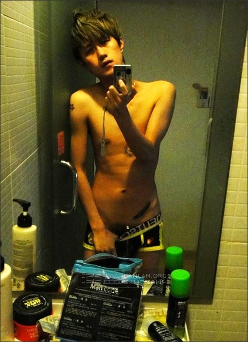 ตี๋๋๋๋๋๋๋ี๋ถ่ายรูปเอง