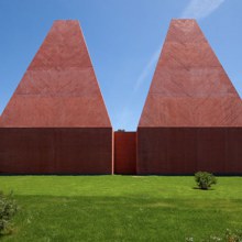 Unusual Portuguese Architecture – A House of Art