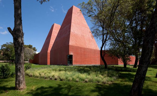 Unusual Portuguese Architecture &ndash; A House of Art