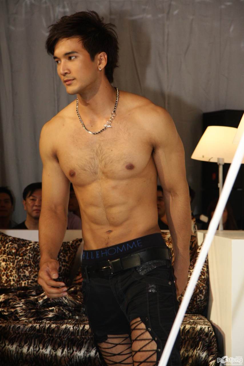 อกที่น่าซบ