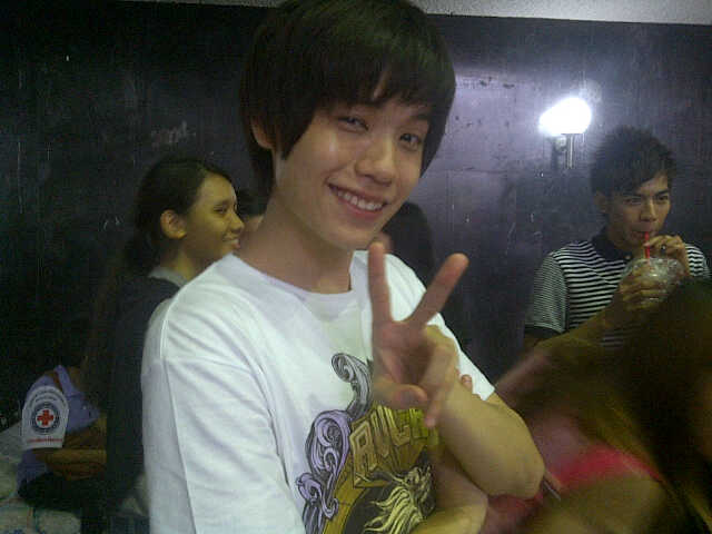 [AF8] เต๋า & คชา อาสาแพ็คของและรับบริจาคเงินช่วยเหลือผู้ประสบภัยน้ำท่วม