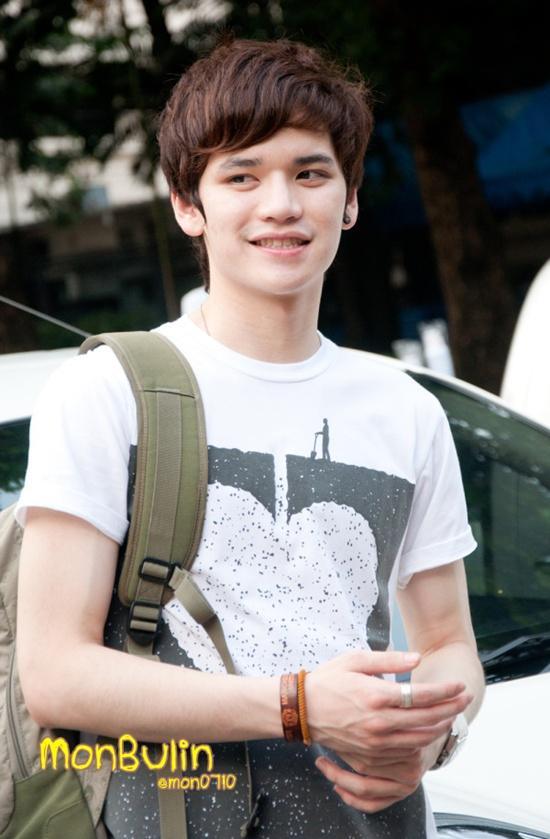 [AF8] เต๋า & คชา อาสาแพ็คของและรับบริจาคเงินช่วยเหลือผู้ประสบภัยน้ำท่วม