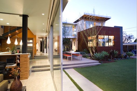 Contemporary Sustainable Southern California House - Casa Familia