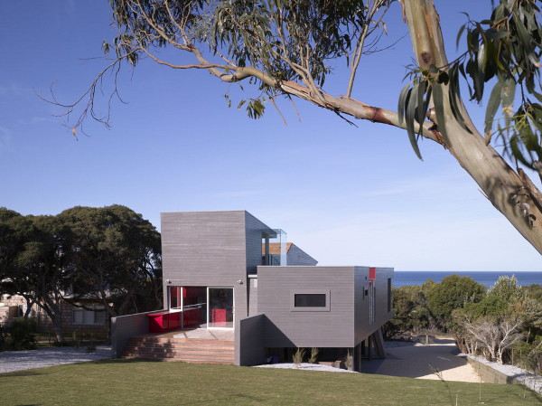 Holiday Beach House Design: everything shaped as 'K'