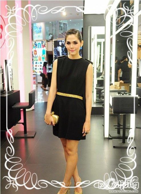 ชมพู่ อรายา ดาราหญิงที่แต่งตัวนำเทรนด์จนได้ฉายาว่าผู้หญิงที่ทรงอินทิพลแห่งยุค