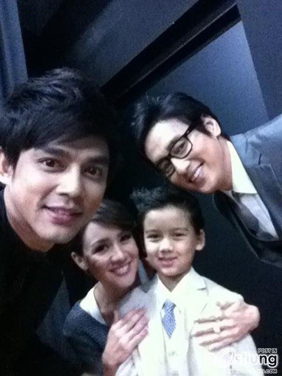 บอย ถกลเกียรติ ระดมดาราเอ็กแซ็กท์ถ่ายทอดเพลง "ในหลวงของแผ่นดิน"