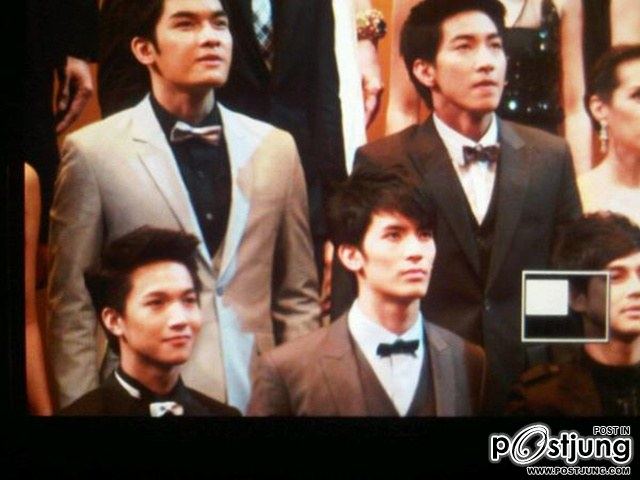 บอย ถกลเกียรติ ระดมดาราเอ็กแซ็กท์ถ่ายทอดเพลง "ในหลวงของแผ่นดิน"