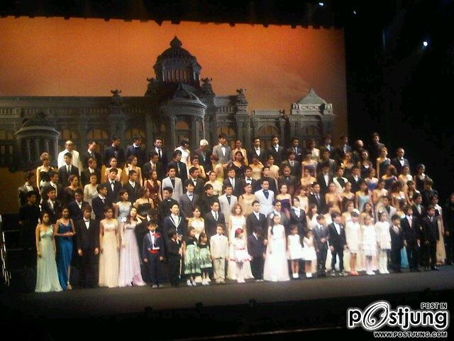 บอย ถกลเกียรติ ระดมดาราเอ็กแซ็กท์ถ่ายทอดเพลง "ในหลวงของแผ่นดิน"