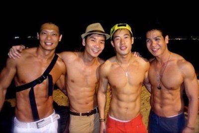 ตี๋๋๋๋๋๋๋ี๋๋๋๋แมนตี๋ล่ำมากมายให้เลือก