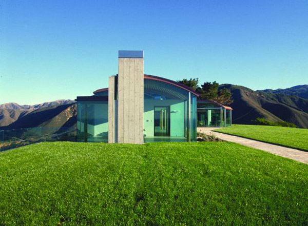 Glass House Architecture in Sunny California