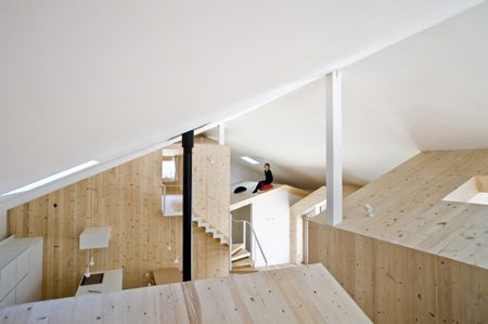 ชอบชอบชอบWooden Structure House: hang out on the roof ... inside the house