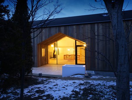 ชอบชอบชอบWooden Structure House: hang out on the roof ... inside the house