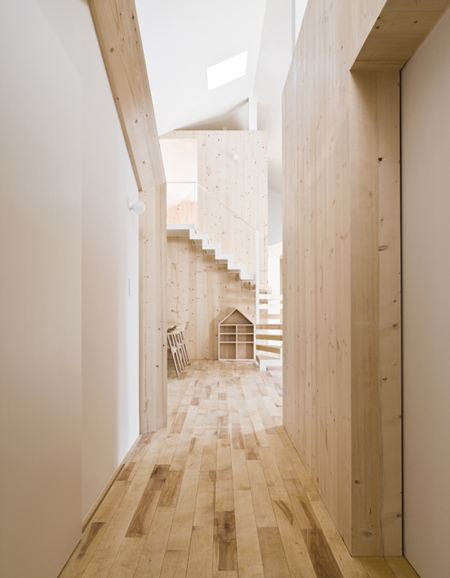 ชอบชอบชอบWooden Structure House: hang out on the roof ... inside the house