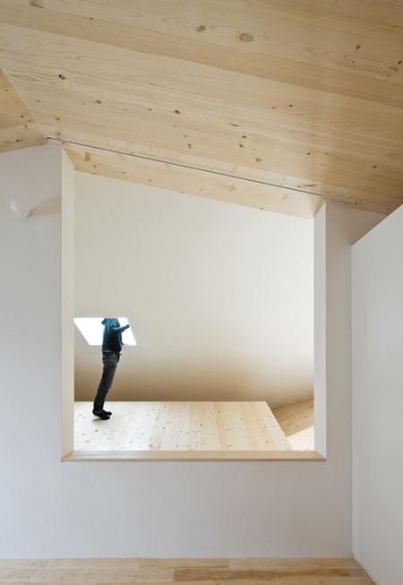 ชอบชอบชอบWooden Structure House: hang out on the roof ... inside the house