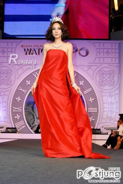 นางพญา"อั้ม พัชราภา"กับชุดเริ่ดๆของเธอ!!!