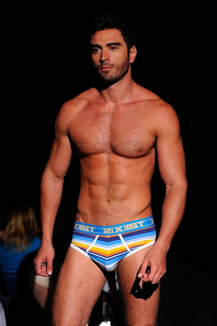 2(x)ist&rsquo;s fashion show