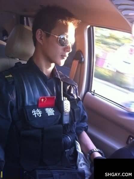 อ่ะๆ หนุ่มๆ ตอนตีห้าครึ่งครับ อิอิ นอนแระน๊าๆๆๆ By Chay-ake
