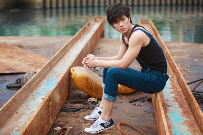 อ่ะๆ หนุ่มๆ ตอนตีห้าครึ่งครับ อิอิ นอนแระน๊าๆๆๆ By Chay-ake