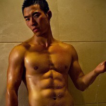 ผู้ชาย ใช้ร่างกายเปลือง