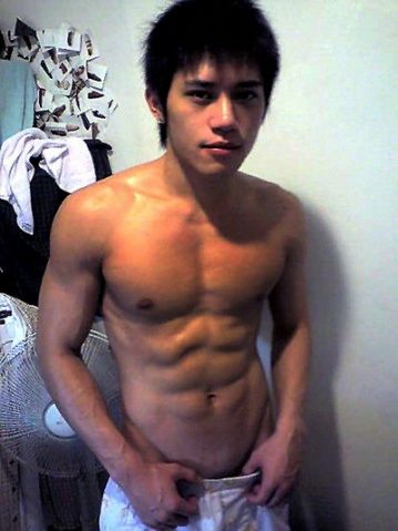 เอาหนุ่มๆ มาฝากช่วงเย็น ทองหล่อน้ำจะท่วมแว้วว ฮือๆๆ By Chay-ake