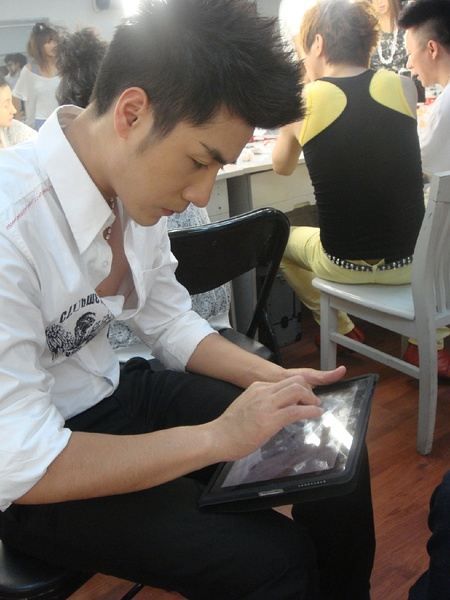 เอาหนุ่มๆ มาฝากช่วงเย็น ทองหล่อน้ำจะท่วมแว้วว ฮือๆๆ By Chay-ake