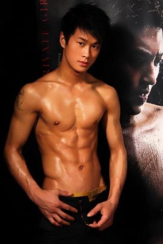เอาหนุ่มๆ มาฝากช่วงเย็น ทองหล่อน้ำจะท่วมแว้วว ฮือๆๆ By Chay-ake