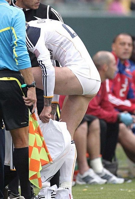 ชอบถอดโชว์ในสนาม