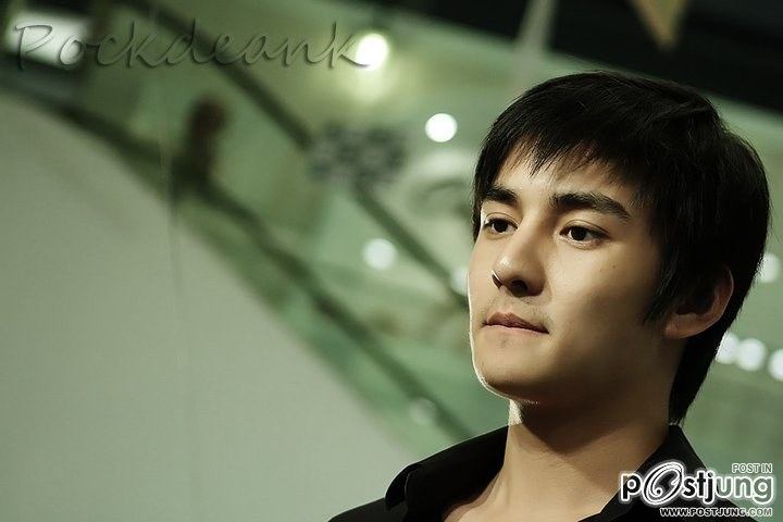 ธันวา  ดาวรุ่ง