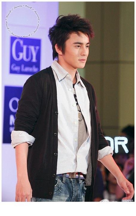 ธันวา  ดาวรุ่ง