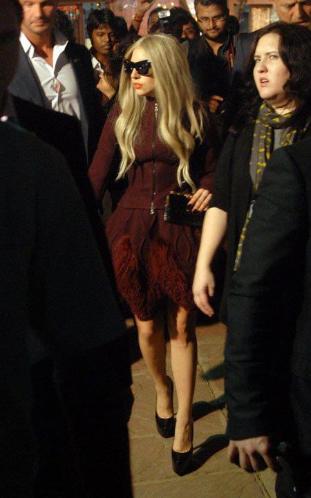 Lady Gaga 28.October.2011 Shopping in New Dehli