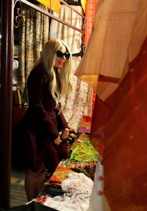 Lady Gaga 28.October.2011 Shopping in New Dehli