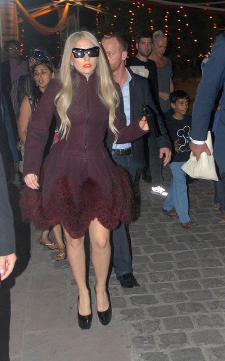 Lady Gaga 28.October.2011 Shopping in New Dehli