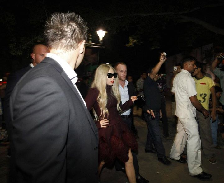 Lady Gaga 28.October.2011 Shopping in New Dehli
