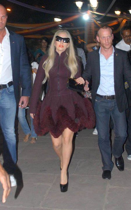 Lady Gaga 28.October.2011 Shopping in New Dehli