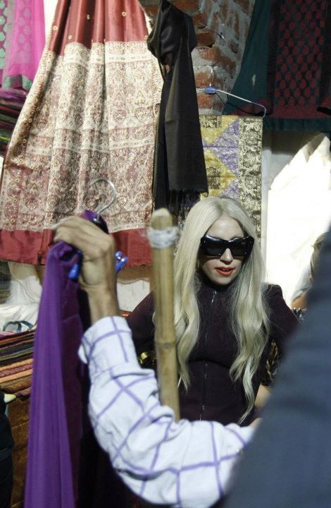 Lady Gaga 28.October.2011 Shopping in New Dehli