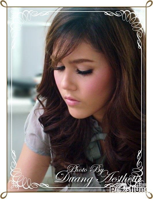 ชมพู่ อรายา กับภาพในสกุลผู้ดี