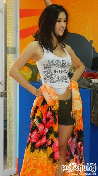 แซมมี่ ฟิตซ้อมสู่เวที Miss International Queen 2011