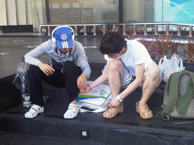 [AF8]  เต๋า-คชา & ครอบครัวข่าว3 ลงพื้นที่ช่วยเหลือผู้ประสบภัยน้ำท่วม