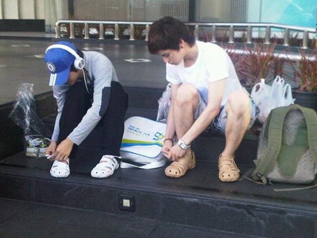 [AF8]  เต๋า-คชา & ครอบครัวข่าว3 ลงพื้นที่ช่วยเหลือผู้ประสบภัยน้ำท่วม