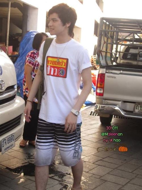 [AF8]  เต๋า-คชา & ครอบครัวข่าว3 ลงพื้นที่ช่วยเหลือผู้ประสบภัยน้ำท่วม