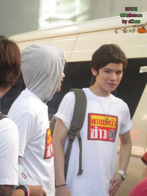 [AF8]  เต๋า-คชา & ครอบครัวข่าว3 ลงพื้นที่ช่วยเหลือผู้ประสบภัยน้ำท่วม