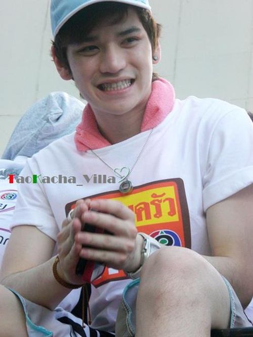 [AF8]  เต๋า-คชา & ครอบครัวข่าว3 ลงพื้นที่ช่วยเหลือผู้ประสบภัยน้ำท่วม