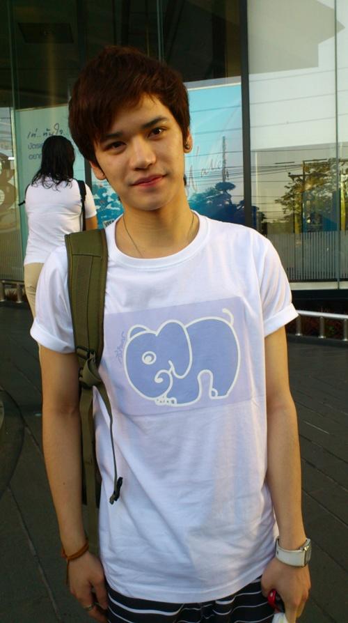 [AF8]  เต๋า-คชา & ครอบครัวข่าว3 ลงพื้นที่ช่วยเหลือผู้ประสบภัยน้ำท่วม