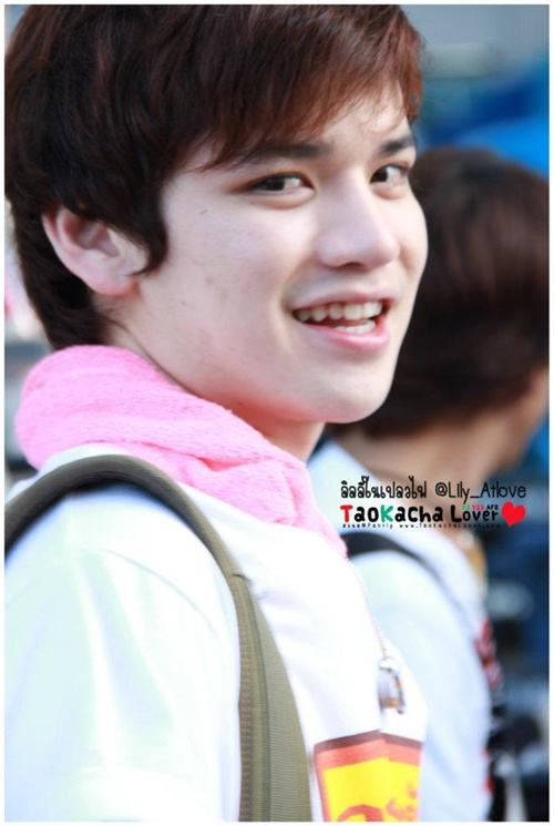 [AF8]  เต๋า-คชา & ครอบครัวข่าว3 ลงพื้นที่ช่วยเหลือผู้ประสบภัยน้ำท่วม