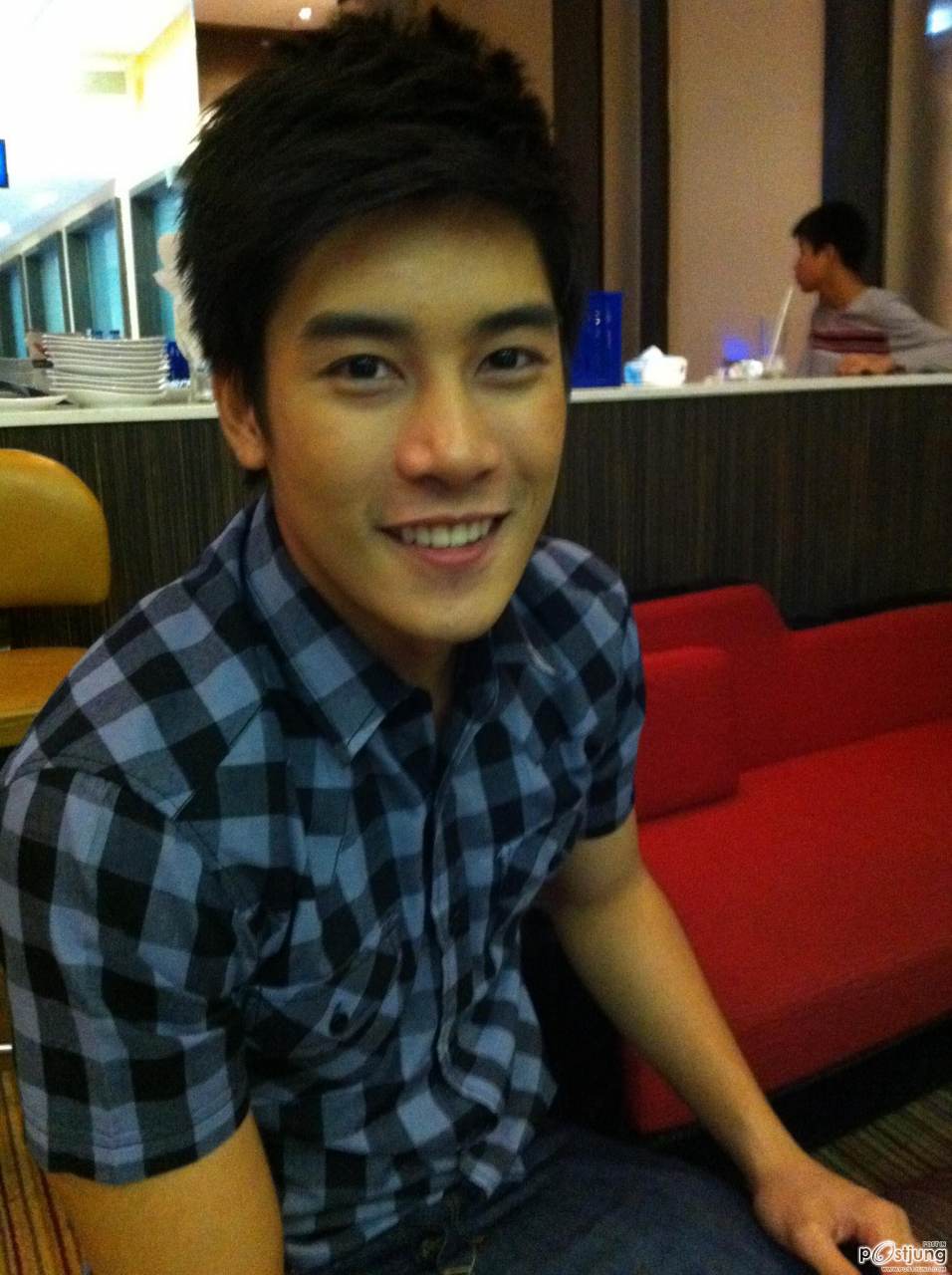 พี่สาวของผมครับ ใครมีบัตรรอบสื่อเดียวเจอกันนะครับ