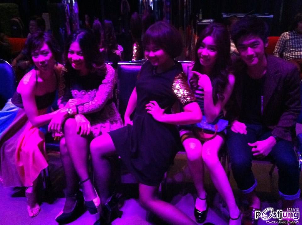 แก๊งเพื่อนสาว น้องดาร์ลิ่ง และ เอ็มดี ที่หลังเวที