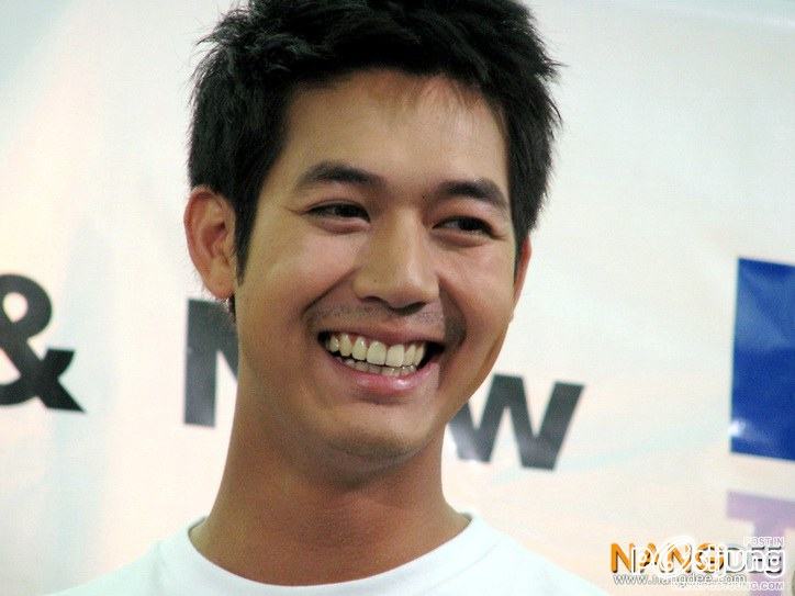 ซูมๆๆพระเอก