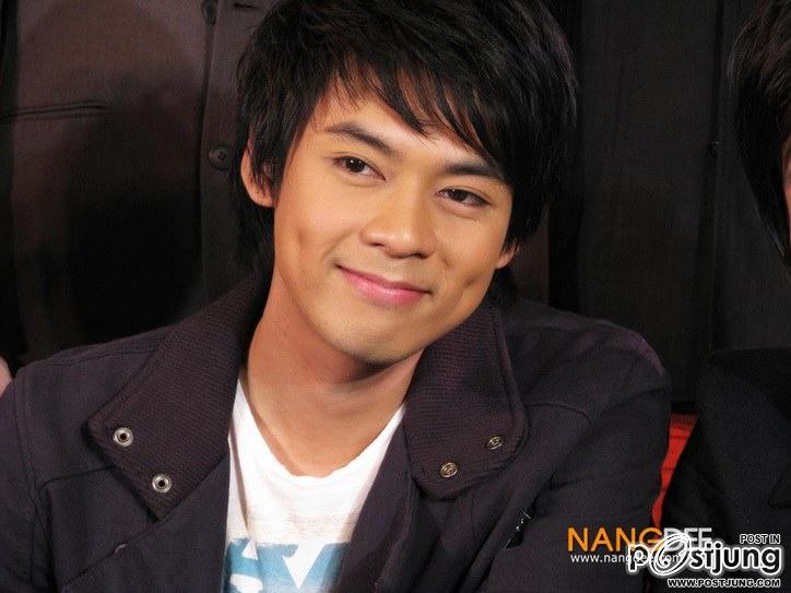 ซูมๆๆพระเอก